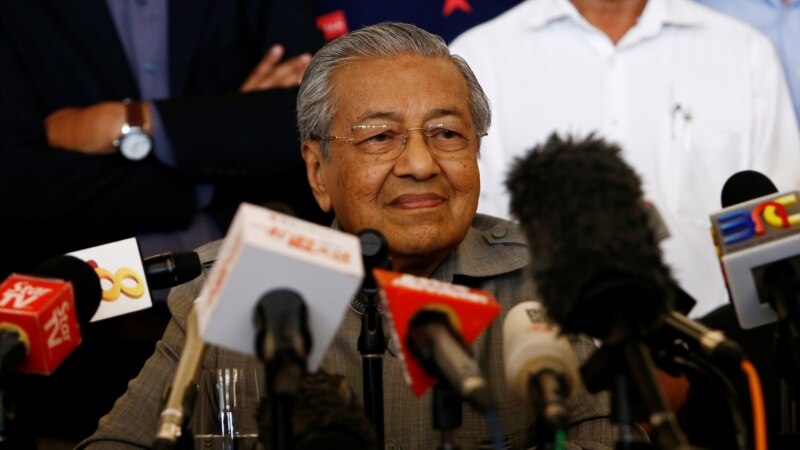 92 жаштагы Махатхир Мухаммад Малайзиянын премьер-министри болду