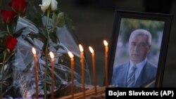 Sveće i cveće za ubijenog Olivera Ivanovića