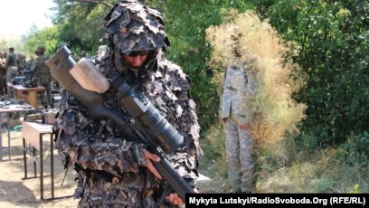 Ukrainian Snipers Hunting Officers Exploit Russian Military Weakness