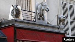 Этот магазин, торгующий кониной в Париже, уже закрыт