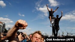 Pamje të protestave në Hamburg, Gjermani