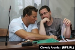 Адвокат Валентин Рибін і Станіслав Єжов у суді. 2 липня 2019 року