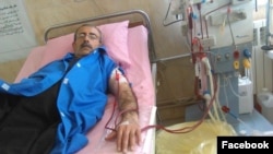 کلیه‌های محمود صالحی باید دو بار در هفته دیالیز شوند. این فعال کارگری همچنین از بیماری قلبی رنج می‌برد.
