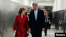 U.S. Secretary of State John Kerry (right) made his remarks after meeting with EU foreign policy chief Catherine Ashton (left) in Washington on May 6. (file photo)