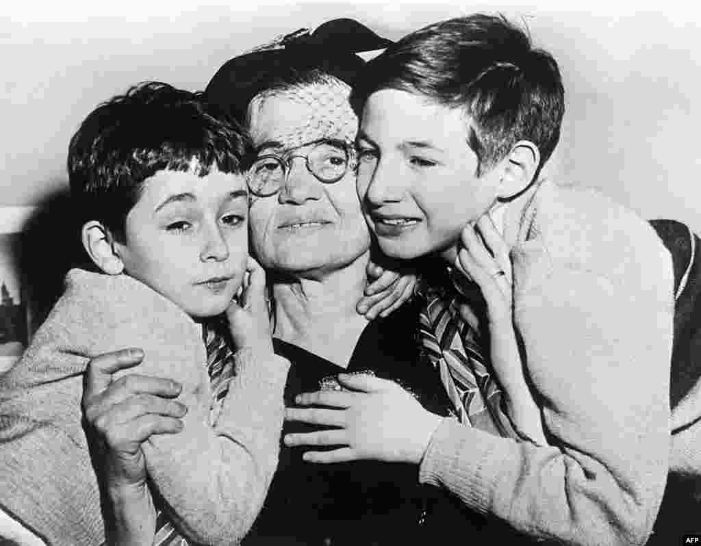 Sophie Rosenberg, mother of Julius Rosenberg, with the couple&#39;s sons Michael and Robert, in 1954, eight months after their parents&#39; deaths. 