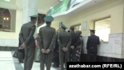 Туркменские военнослужащие (фото из архива)