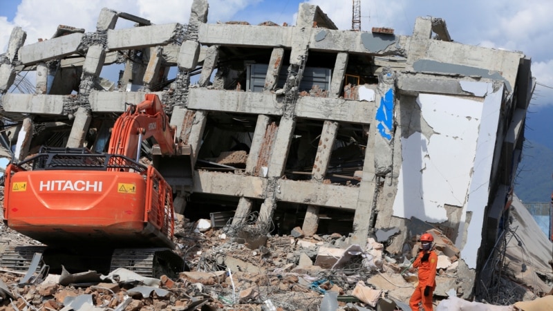 Брoјот на загинати од земјотресот во Индонезија се искачи на 1.234 