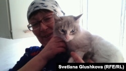 Елена Зиновьева, "смотритель" приюта для кошек "Ковчег". Астана, 14 декабря 2013 года.