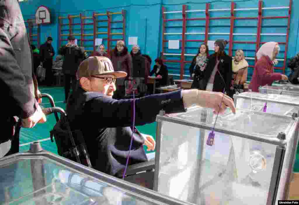 Мер Харкова Геннадій Кернес проголосував на позачергових виборах