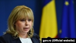 Anca Dragu, fost ministru al Finanțelor în guvernul tehnocrat Cioloș, a fost aleasă luni noaptea președinte al Senatului, fiind prima femeie din România președinte al unei camere a parlamentului