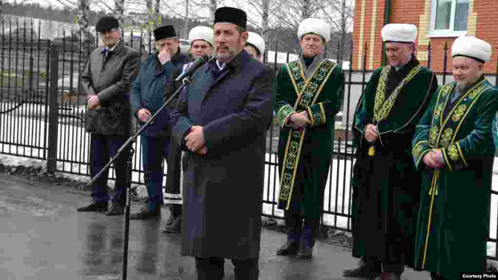 Татарстанның элекке мөфтие Госман хәзрәт Исхакый сөйли