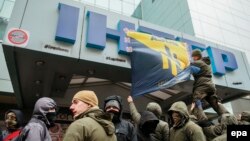Блокування входу до головного офісу телеканалу «Інтер». Київ, 25 лютого 2016 року