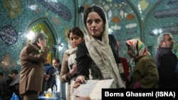 На избирательном участке в Иране.