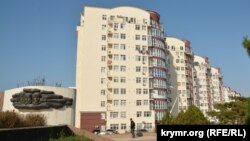 Многоэтажный дом на проспекте Острякова в Севастополе. Иллюстрационное фото