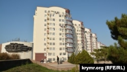 Многоэтажки на проспекте генерала Острякова, Севастополь, 21 октября 2019 года