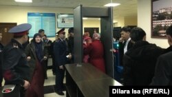 Многодетные матери, сотрудники полиции и городской администрации. Шымкент, 25 февраля 2019 года.