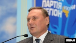 Александр Ефремов в 2012 году