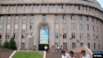 Казахские студенты снимают порнуху прямо в общаге