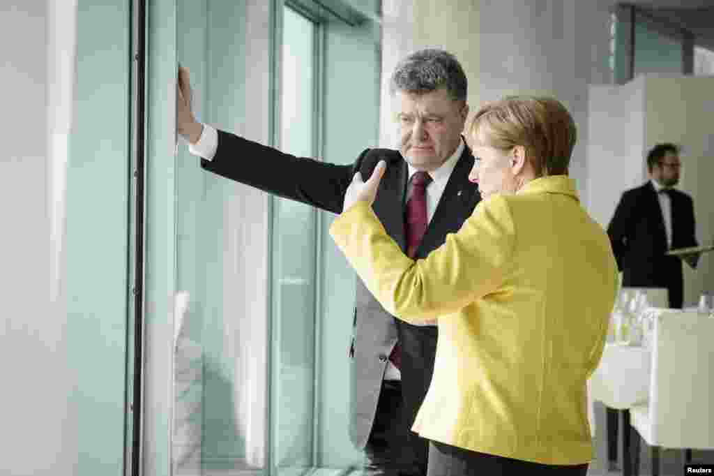 Канцлер німеччини Анґела&nbsp;Меркель під час зустрічі з президентом України Петром Порошенком у Берліні. Березень 2015 року
