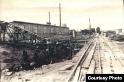 Women laborers in Aktyubinsk in 1942