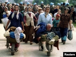Hiljade Srebreničana tražilo utočište u krugu komande mirovnih snaga Ujedinjenih nacija