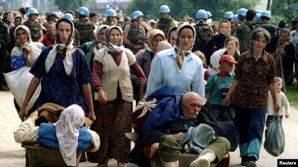 Izbeglice iz Srebrenice, jula 1995. godine