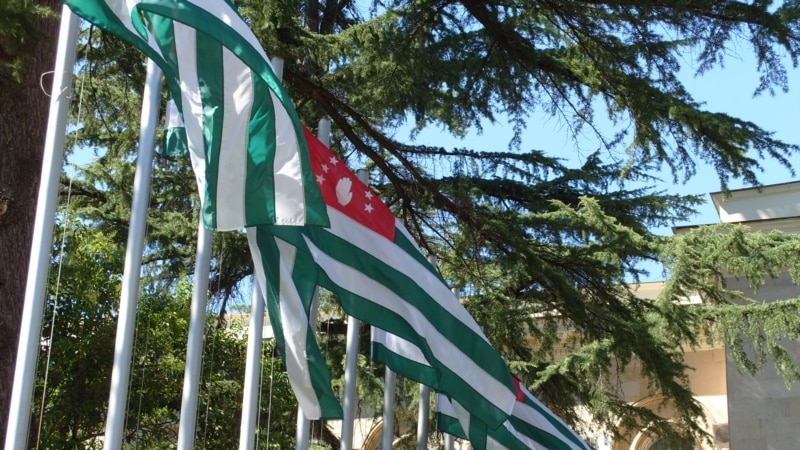 Абхазский президент подписал указы о новых назначениях в правительстве