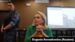Marina Ovsjanikova, poznata po izvođenju antiratnog protesta na TV uživo u martu