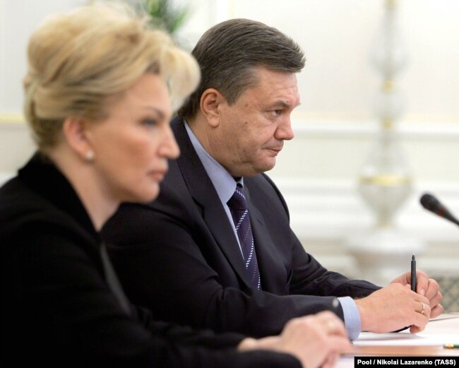 Закон про прокуратуру забороняє брати участь у конкурсі на керівника САП тим, хто боровся з корупцією за президента Януковича – але щодо членів комісії, яка його обирає, таких заборон немає