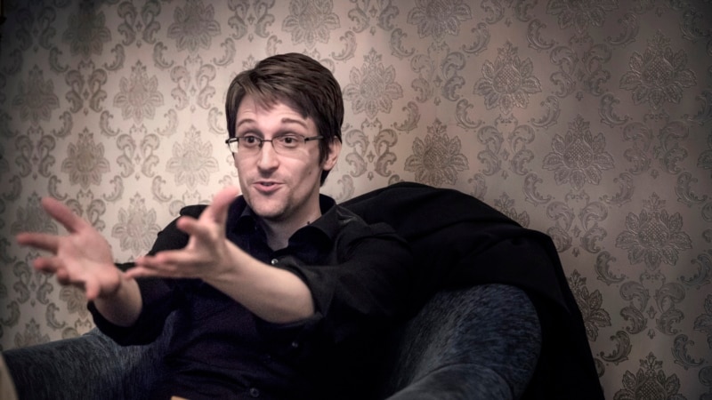 Aklawçy: Snowden Orsýetde möhletsiz ýaşamak rugsadyny aldy