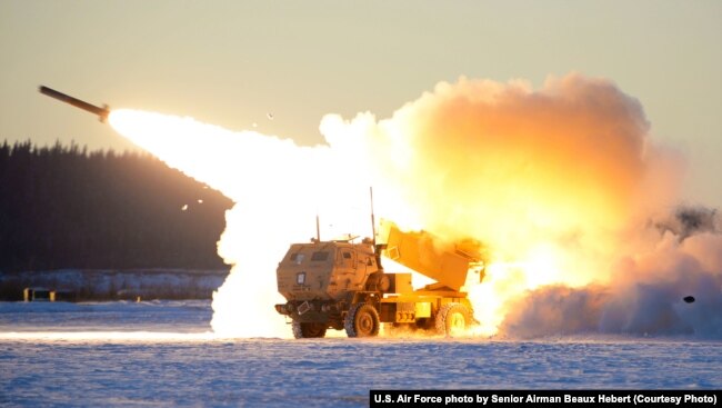 Американская ракетная установка залпового огня HIMARS