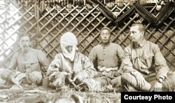 Молодой Маннергейм (справа) во время путешествия по Центральной Азии, 1906 год