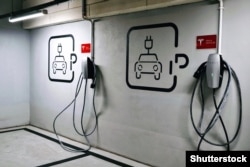 Электрозаправка для автомобиля Tesla