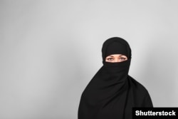 Женщина в никабе