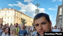 Akkreditasiyası ləğv olunanlar arasında "Nastoyashcheye Vremya"-nın müxbiri Roman Vasyukovich var, arxiv foto