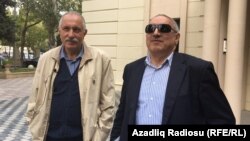 Jurnalist Mehman Əliyev (sol) və vəkil Fuad Ağayev - 11 oktyabr 2017