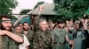 Аслан Масхадов в окружении сторонников, Грозный, 23 июля 1995 года