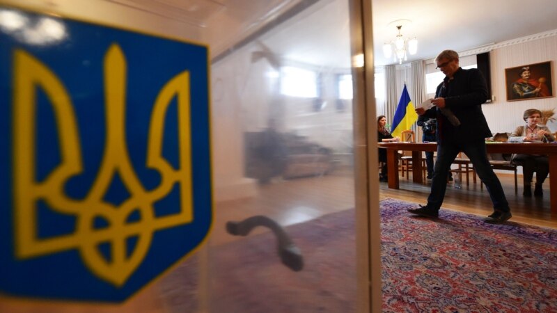Более 2,5 тысяч крымчан сменили место голосования на выборах в Верховную Раду