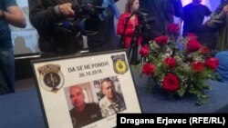 Pripadnici sarajevske policije, članovi porodica i prijatelji prisustvovali su 29. oktobra 2018. godine komemoraciji dvojici ubijenih policajaca