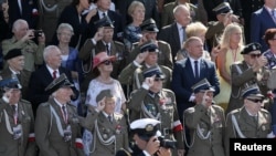 Ветерани от войната по време на церемониите във Варшава