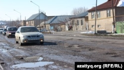 На участке автомобильной дороги областного значения в Сайрамском районе Южно-Казахстанской области. Иллюстративное фото.
