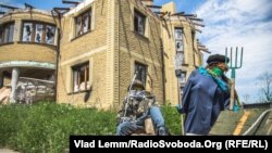 Прайшоў год з таго часу, як украінскія вайскоўцы і байцы добраахвотніцкіх батальёнаў занялі пасёлак Пяскі. 