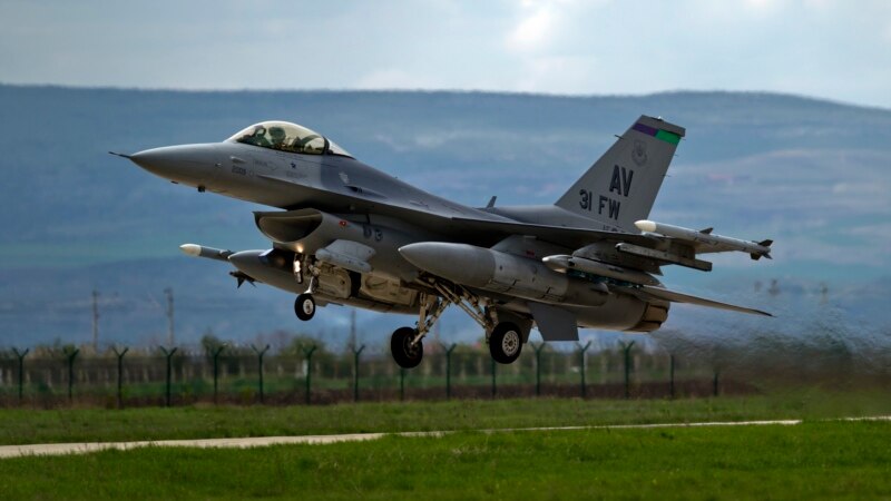 Norway Says It Will Help Train Ukrainian Pilots On F-16 Jets