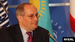 Kazakhstan--Former OSCE Representative on Freedom of the Media Miklos Haraszti at the Eurasian Media Forum in Almaty, 2010.