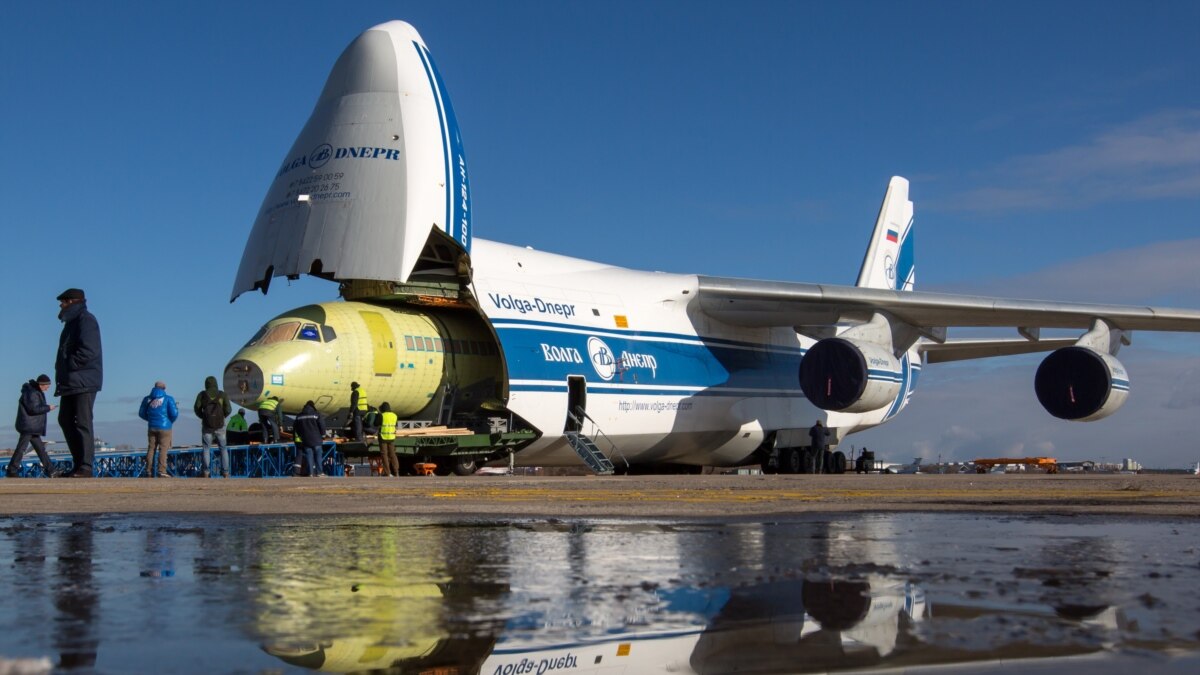 самый большой самолет россии фото