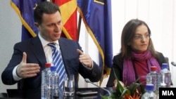 Премиерот Никола Груевски на состанок во МВР во врска со истрагата за петкратното убиство. Гордана Јанкулоска.