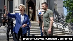 Az Európai Bizottság elnöke és az ukrán államfő Kijevben 2022. június 11-én