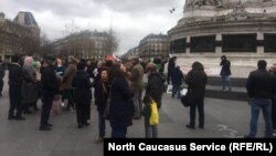 В Париже прошел митинг в память о жертвах сталинской депортации чеченцев и ингушей