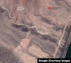 A 2020 satellite image showing a patriotic Turkic phrase (top left), meaning “everything for the motherland,” is written in six meter-high letters near where the Julfa cemetery once stood.