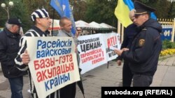 Рыгор Грык на пікеце супраць вайсковых базаў